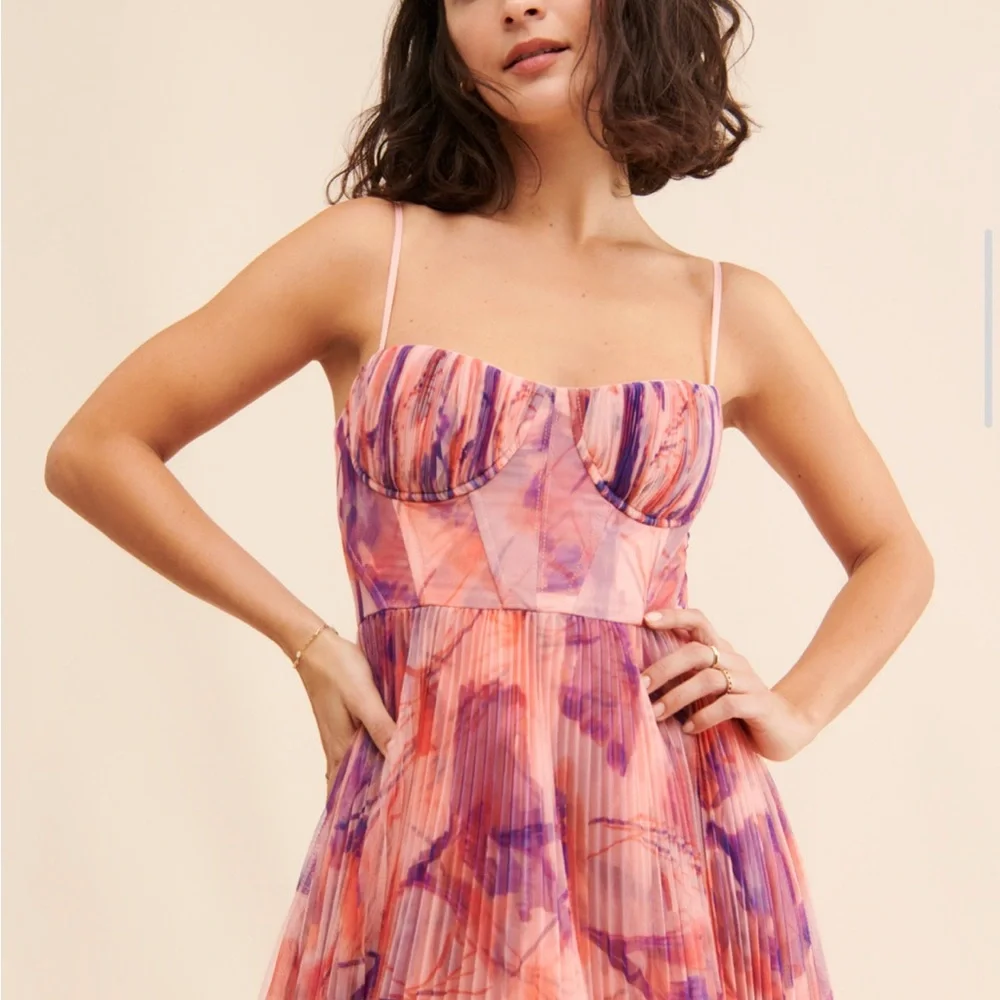 Hutch Amara Pleated Bustier Sweetheart Midi Dress - Picture 4 of 13